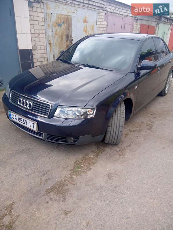Седан Audi A4 2001 в 