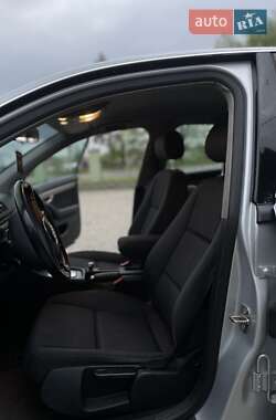 Седан Audi A4 2001 в 