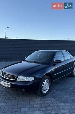 Седан Audi A4 2000 в 