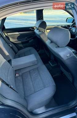 Седан Audi A4 2000 в 