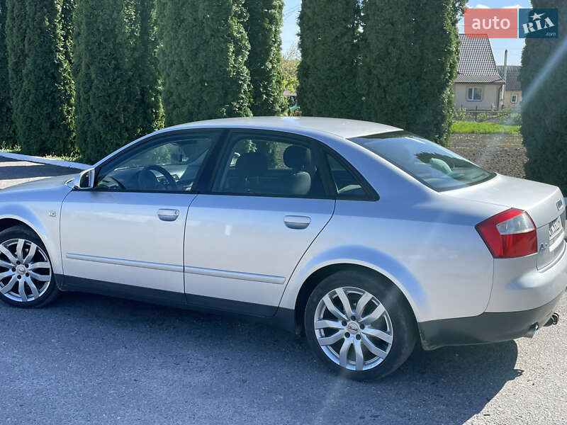 Седан Audi A4 2002 в Дубно