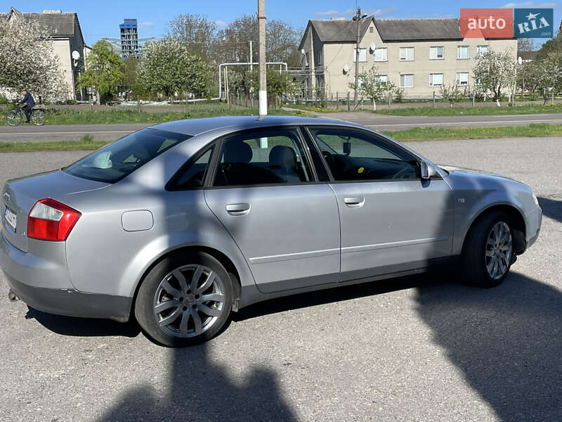 Седан Audi A4 2002 в Дубно