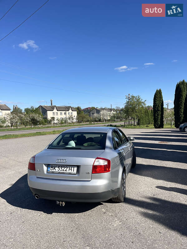 Седан Audi A4 2002 в Дубно