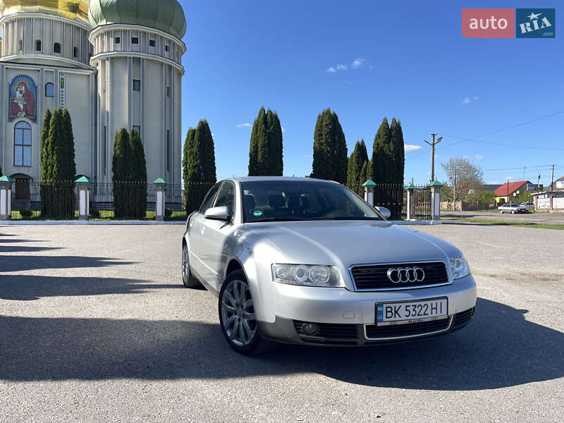 Седан Audi A4 2002 в Дубно