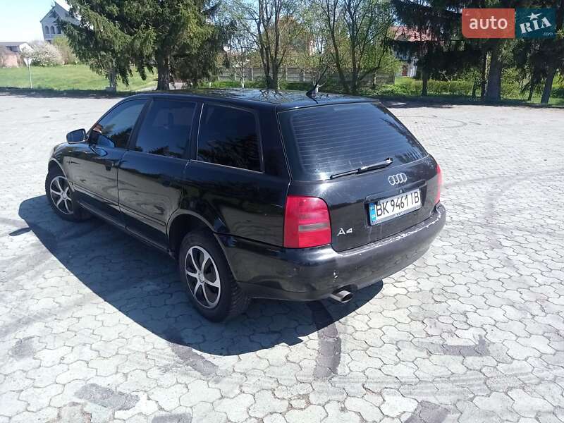 Універсал Audi A4 1998 в Дубні