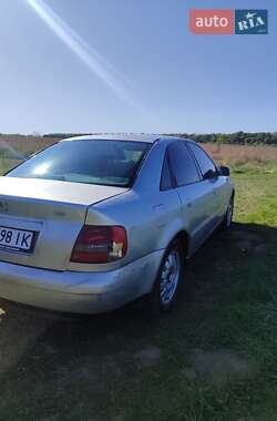 Седан Audi A4 1999 в 