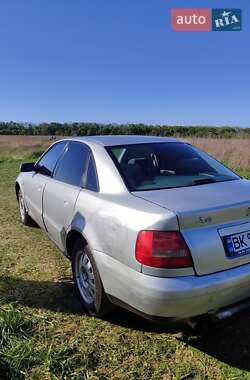 Седан Audi A4 1999 в 