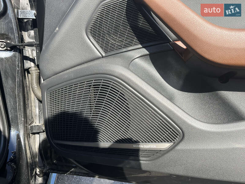 Седан Audi A4 2017 в Ивано-Франковске