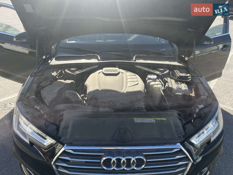 Седан Audi A4 2017 в Ивано-Франковске