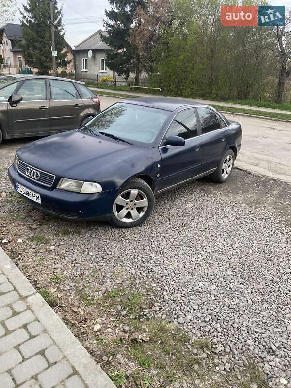 Седан Audi A4 1995 в 