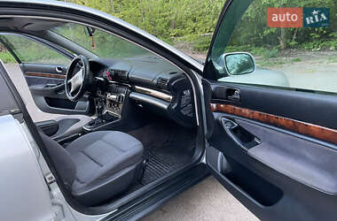 Седан Audi A4 1995 в 