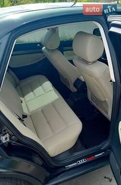 Седан Audi A4 1999 в 