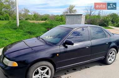 Седан Audi A4 1999 в 