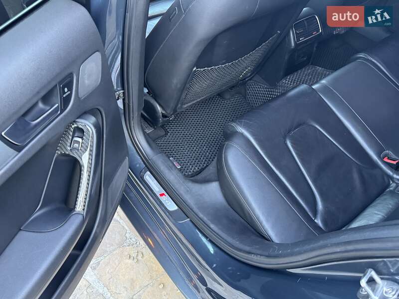 Седан Audi A4 2011 в Киеве