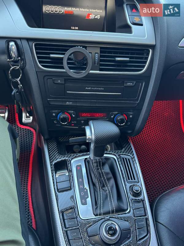 Седан Audi A4 2011 в Киеве