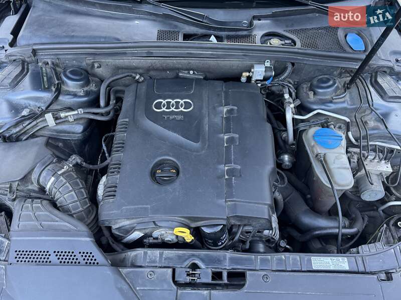 Седан Audi A4 2011 в Киеве