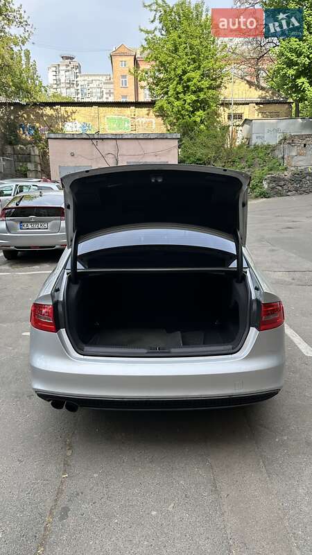Седан Audi A4 2013 в Житомире