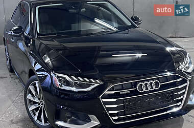 Седан Audi A4 2022 в 