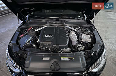 Седан Audi A4 2022 в 