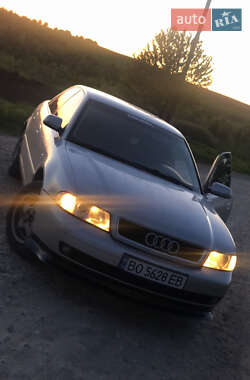 Седан Audi A4 1999 в 