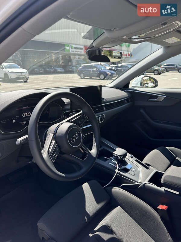 Седан Audi A4 2024 в Киеве