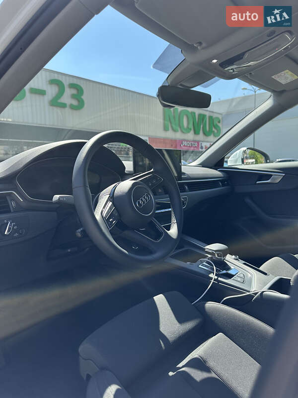 Седан Audi A4 2024 в Киеве