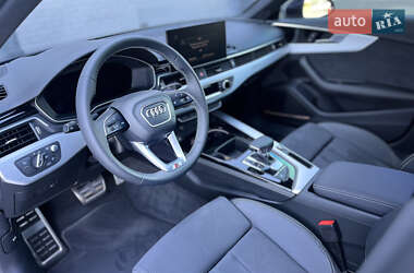 Седан Audi A4 2022 в 