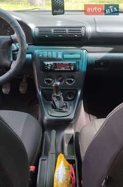 Седан Audi A4 1995 в 