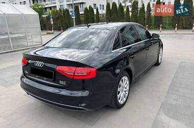 Седан Audi A4 2015 в 