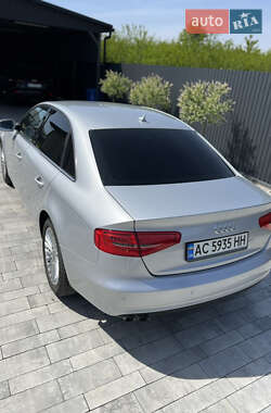 Седан Audi A4 2012 в 