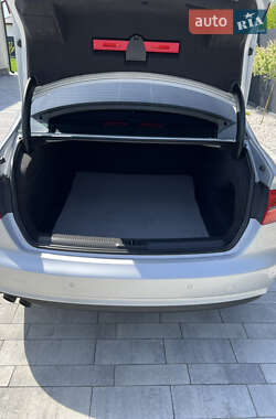 Седан Audi A4 2012 в 