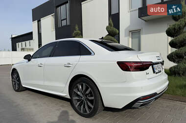 Седан Audi A4 2020 в 