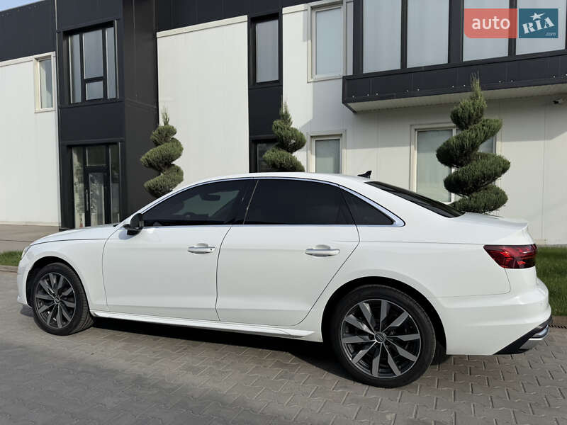 Седан Audi A4 2020 в Києві