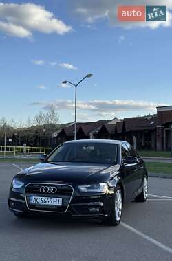 Седан Audi A4 2012 в 