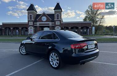Седан Audi A4 2012 в 