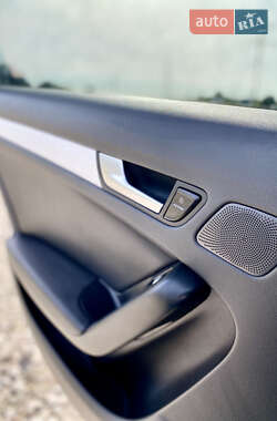 Седан Audi A4 2012 в 