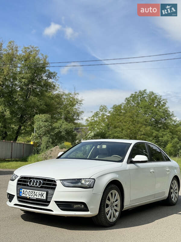 Седан Audi A4 2011 в 