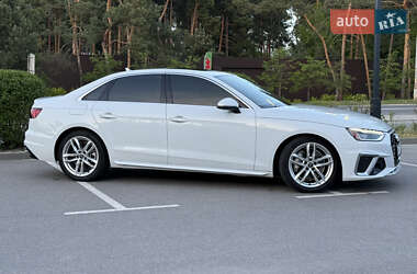 Седан Audi A4 2020 в 