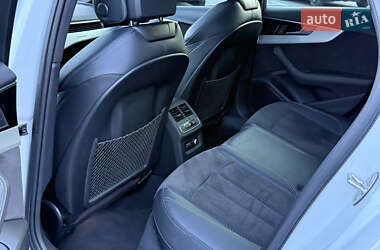 Седан Audi A4 2020 в 