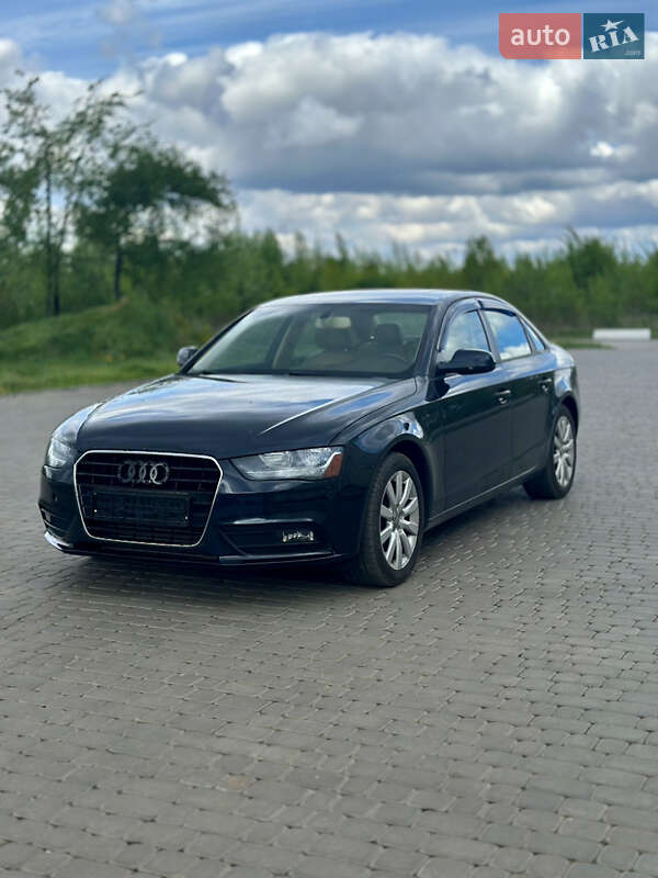 Седан Audi A4 2014 в Виннице