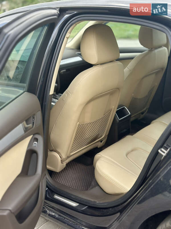 Седан Audi A4 2014 в Виннице