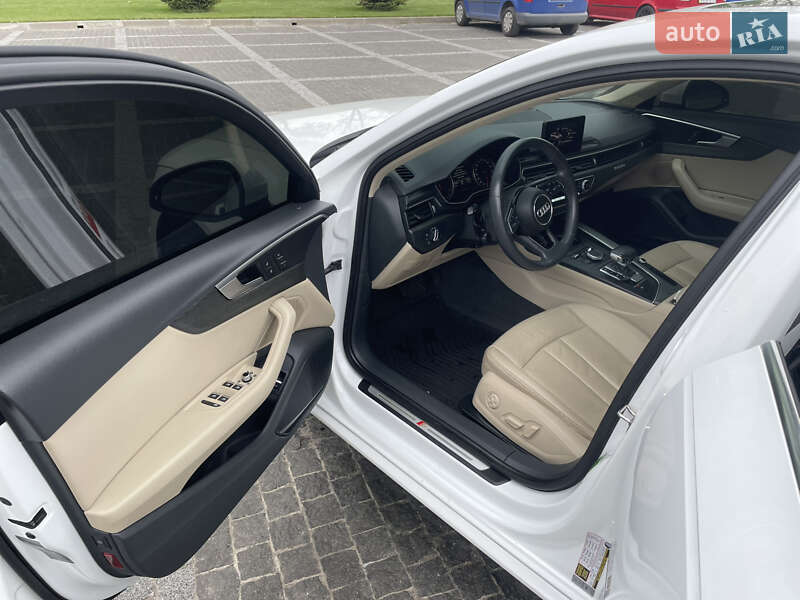 Седан Audi A4 2017 в Киеве