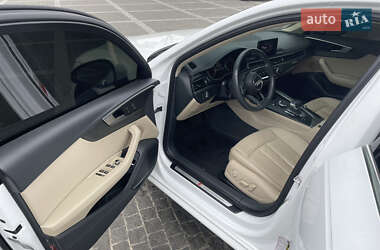 Седан Audi A4 2017 в 