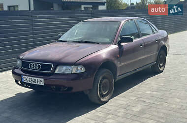 Седан Audi A4 1994 в Владимире