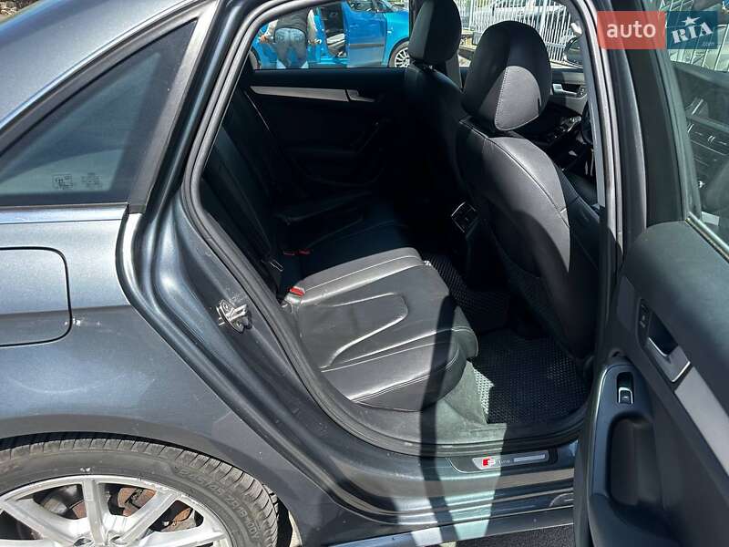 Седан Audi A4 2013 в Ровно