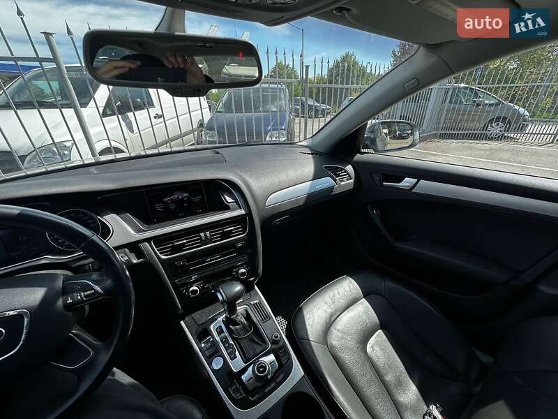 Седан Audi A4 2013 в Ровно