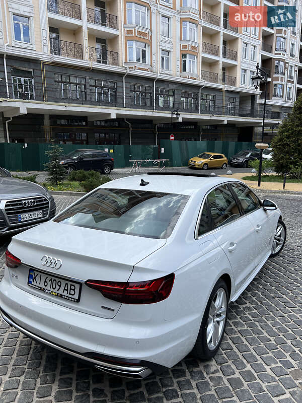 Седан Audi A4 2022 в Киеве