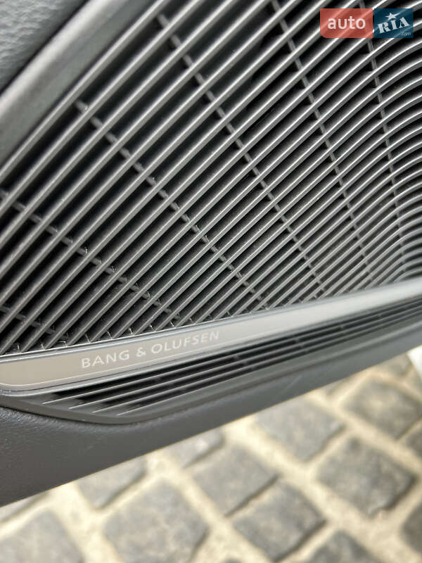 Седан Audi A4 2022 в Киеве