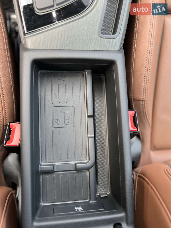 Седан Audi A4 2022 в Киеве