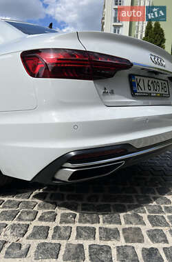 Седан Audi A4 2022 в 
